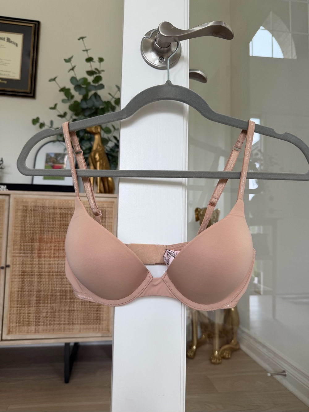Victoria's Secret Smooth Nude T-Shirt Push-Up Plunge Bra 32C